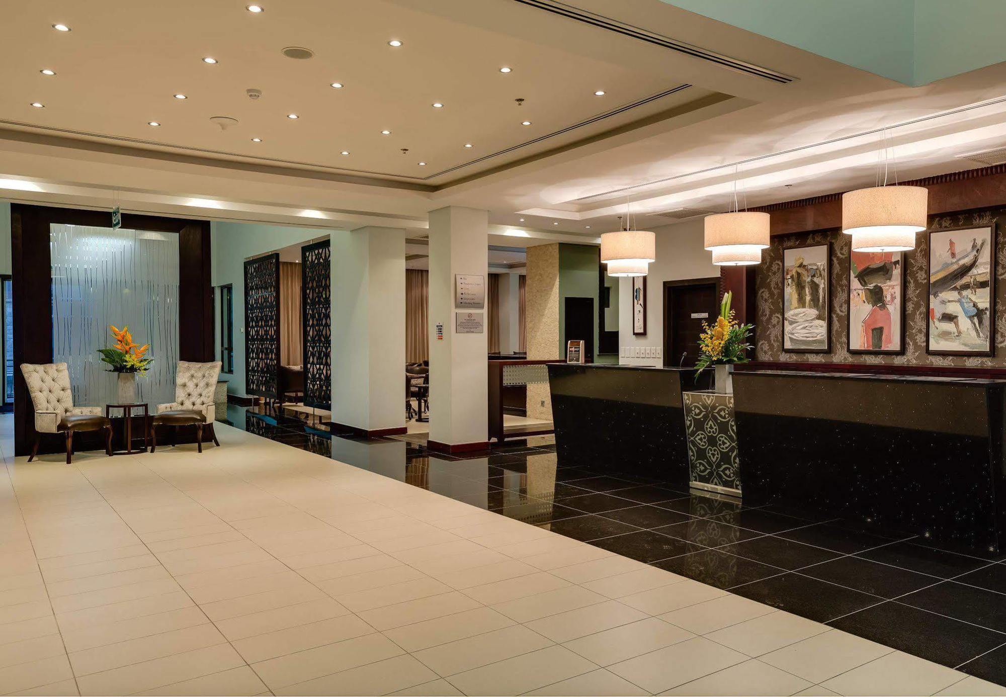 Alliance Hotel By Eagles セコンディ・タコラディ エクステリア 写真