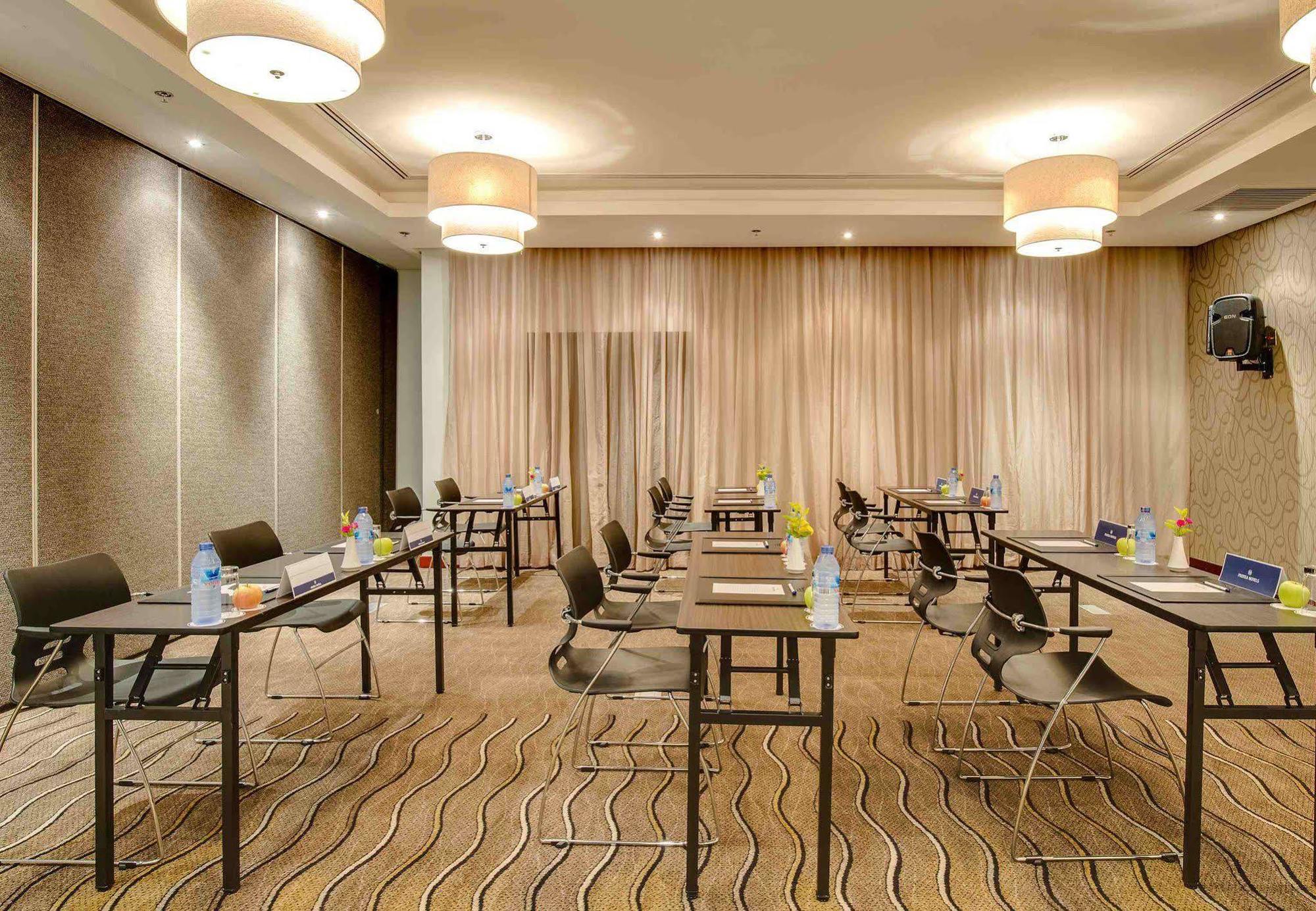 Alliance Hotel By Eagles セコンディ・タコラディ エクステリア 写真
